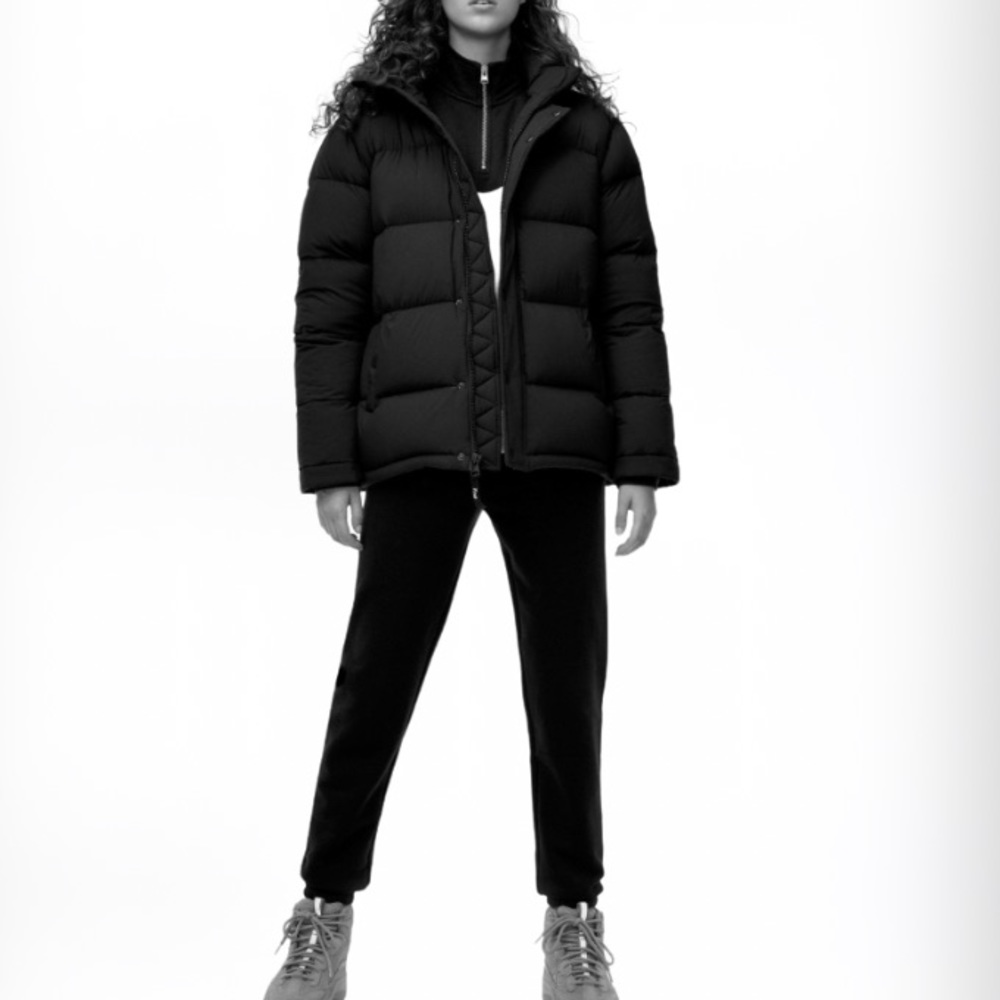 ARITZIA TNA The Super Puff Black Jacket Size S